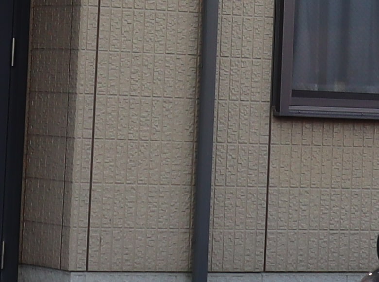 広島市アパート外壁塗り替え工事（打ち換えたシーリング部分）
